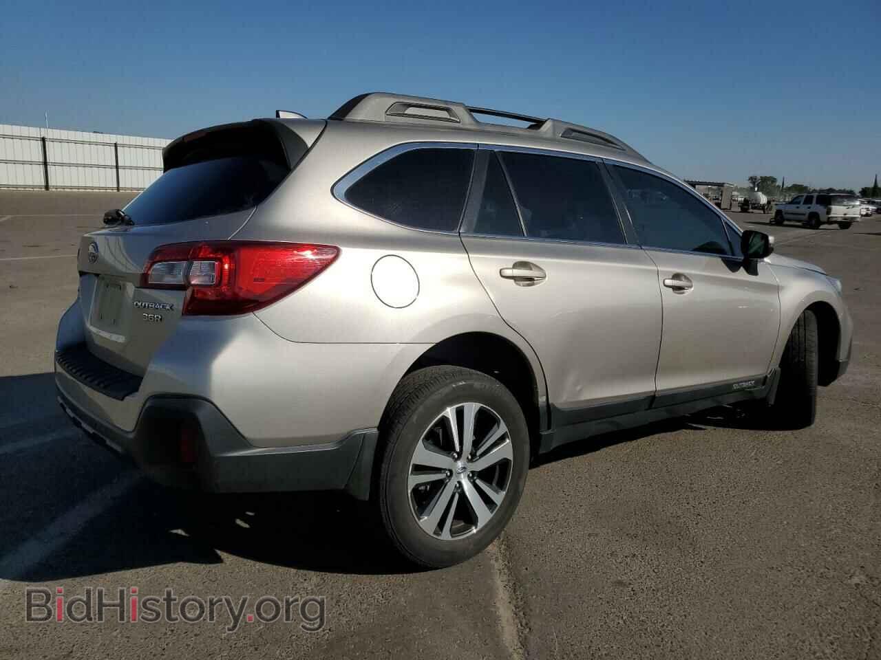 2018 SUBARU OUTBACK - VIN: 4S4BSENC3J3334084 - Фото 3