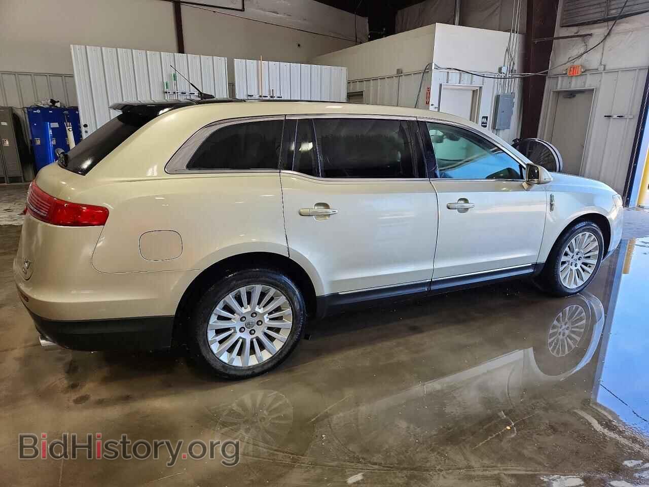2011 LINCOLN MKT - VIN: 2LMHJ5ARXBBJ52136 - Фото 3