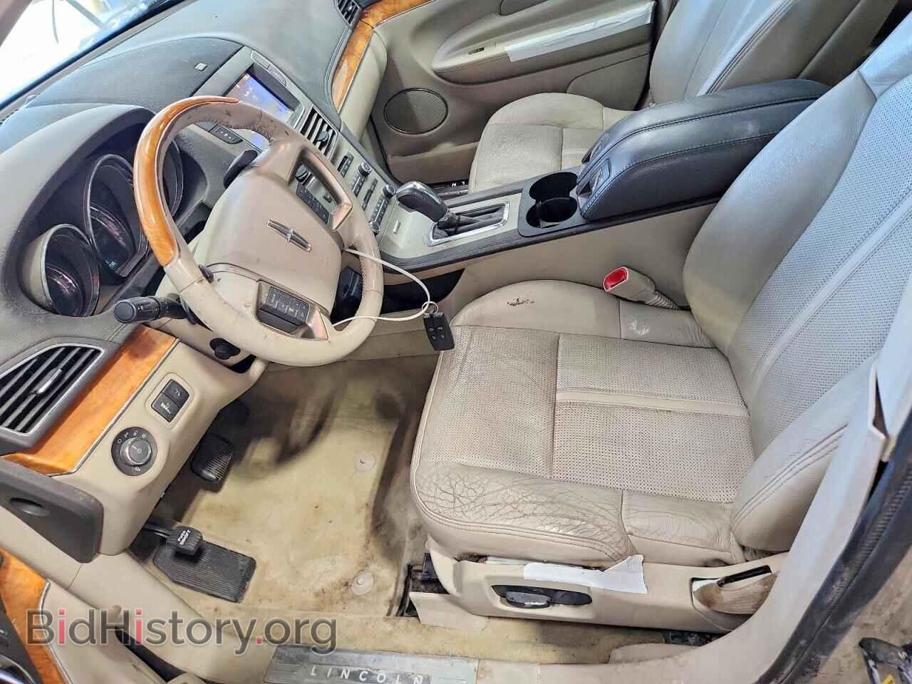 2011 LINCOLN MKT - VIN: 2LMHJ5ARXBBJ52136 - Фото 7