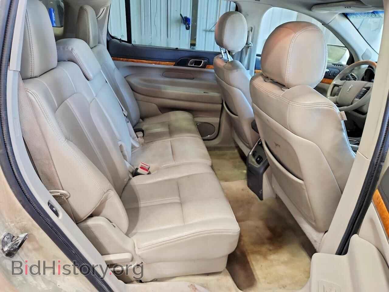 2011 LINCOLN MKT - VIN: 2LMHJ5ARXBBJ52136 - Фото 10