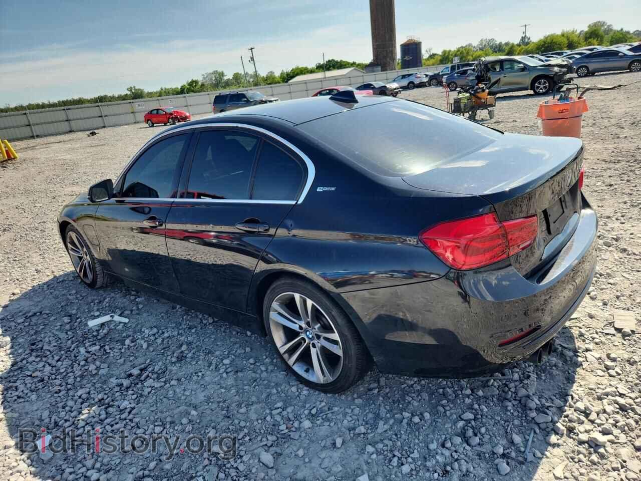 2017 BMW 3 SERIES - VIN: WBA8E1C34HA029844 - Фото 2