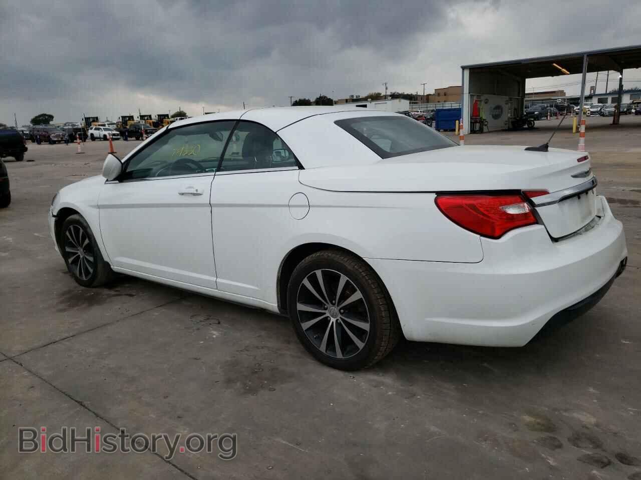 2012 CHRYSLER 200 - VIN: 1C3BCBGG5CN189383 - Photo 2