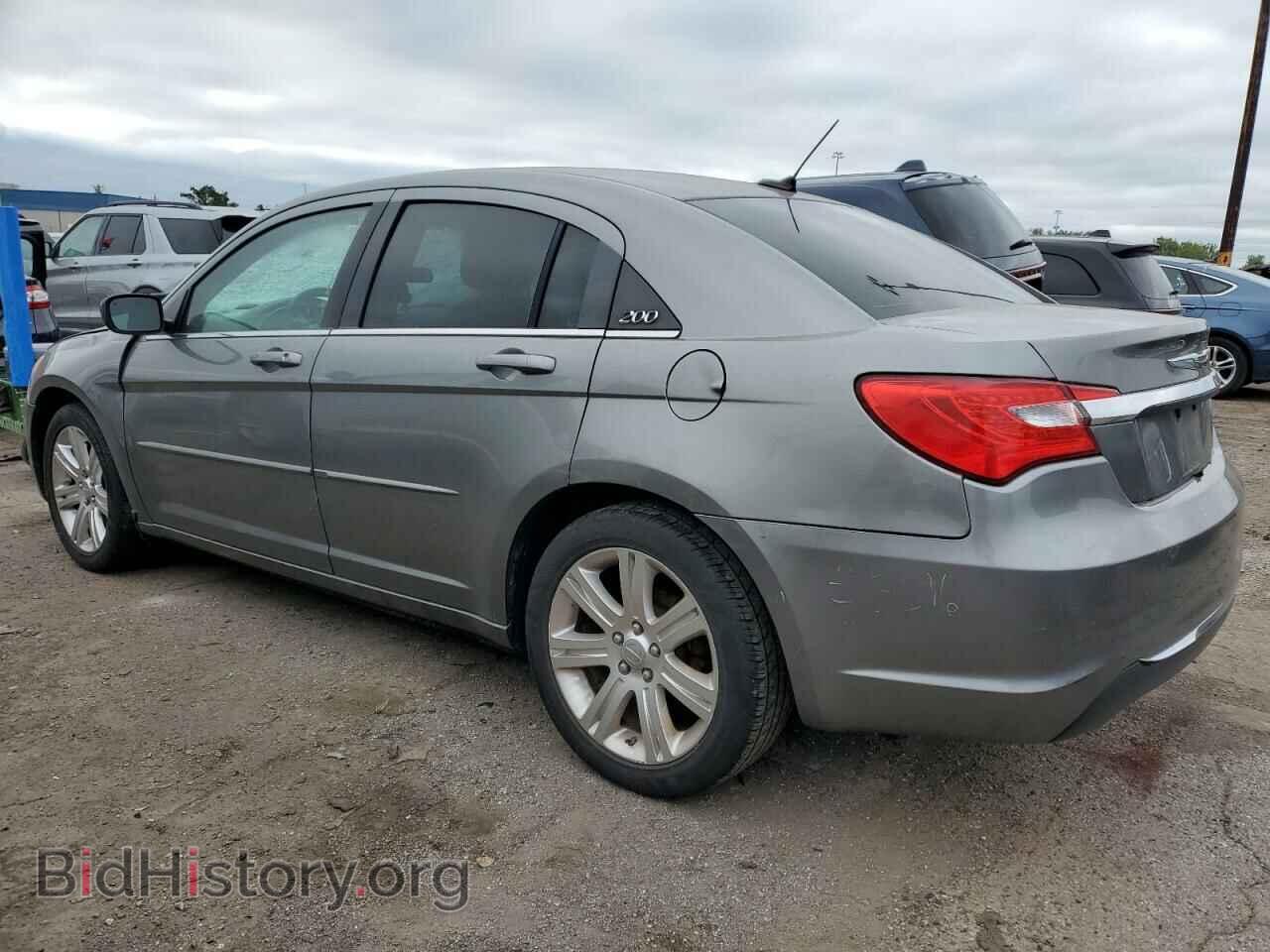 2012 CHRYSLER 200 - VIN: 1C3CCBAB1CN208349 - Фото 2