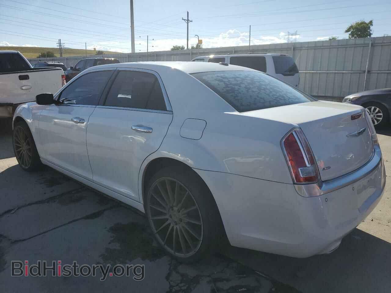 2013 CHRYSLER 300 - VIN: 2C3CCASG0DH519995 - Фото 2