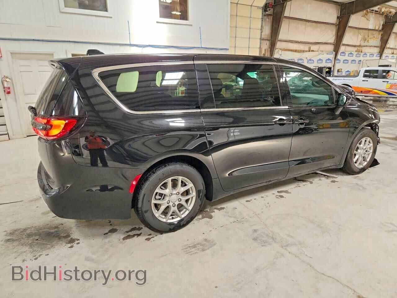 2027 CHRYSLER PACIFICA - VIN: 2C4RC1BG0VR563237 - Photo 3