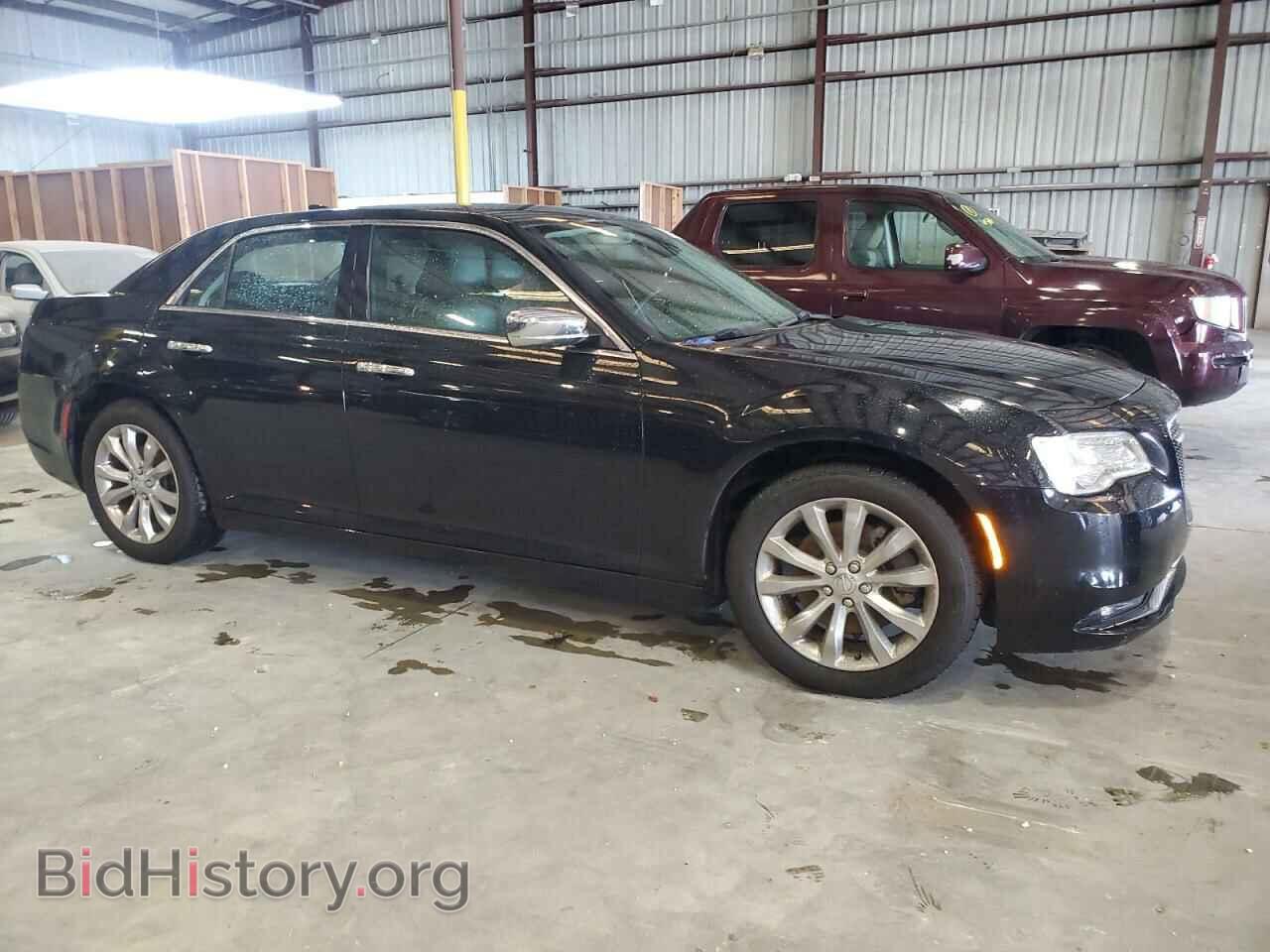 2018 CHRYSLER 300 - VIN: 2C3CCAKG0JH224875 - Фото 4