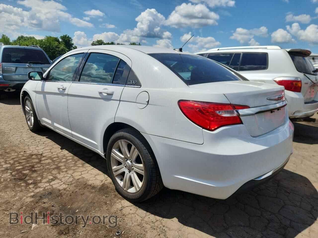 2013 CHRYSLER 200 - VIN: 1C3CCBBB2DN743559 - Фото 2