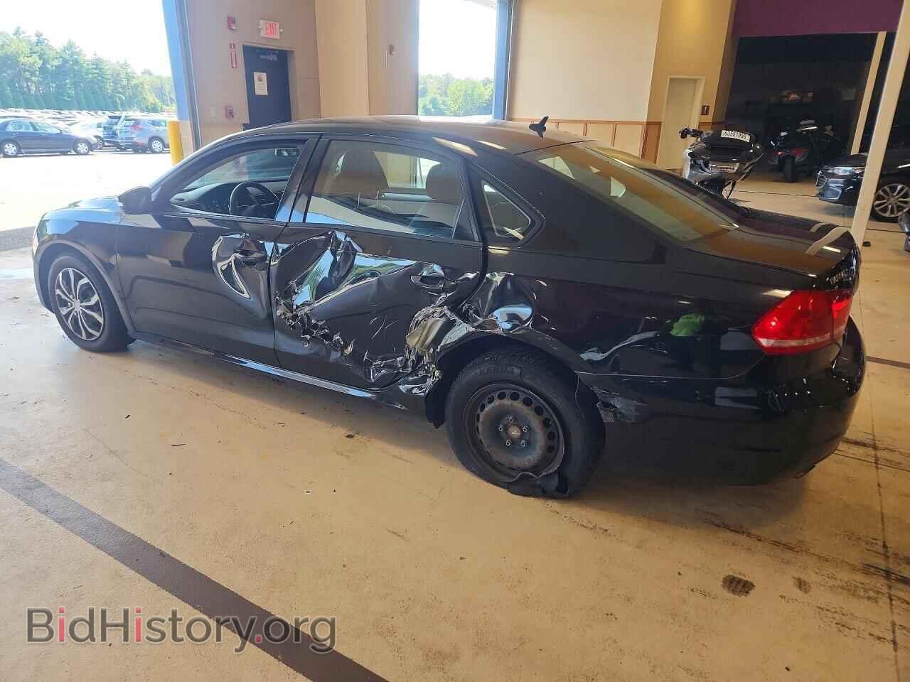 2014 VOLKSWAGEN PASSAT - VIN: 1VWAT7A38EC037121 - Photo 2