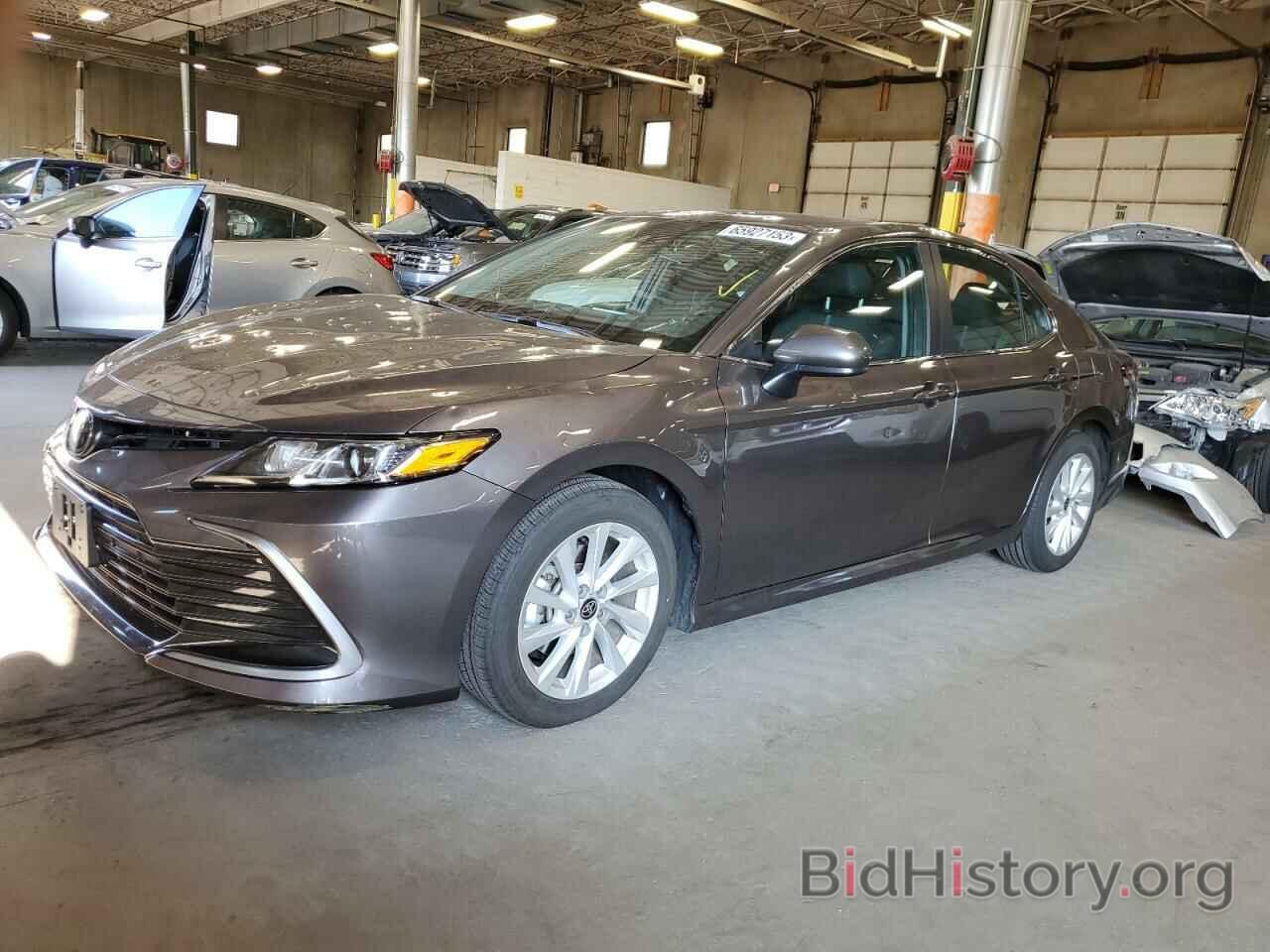 Photo 4T1C11AK3MU493330 - TOYOTA CAMRY 2021