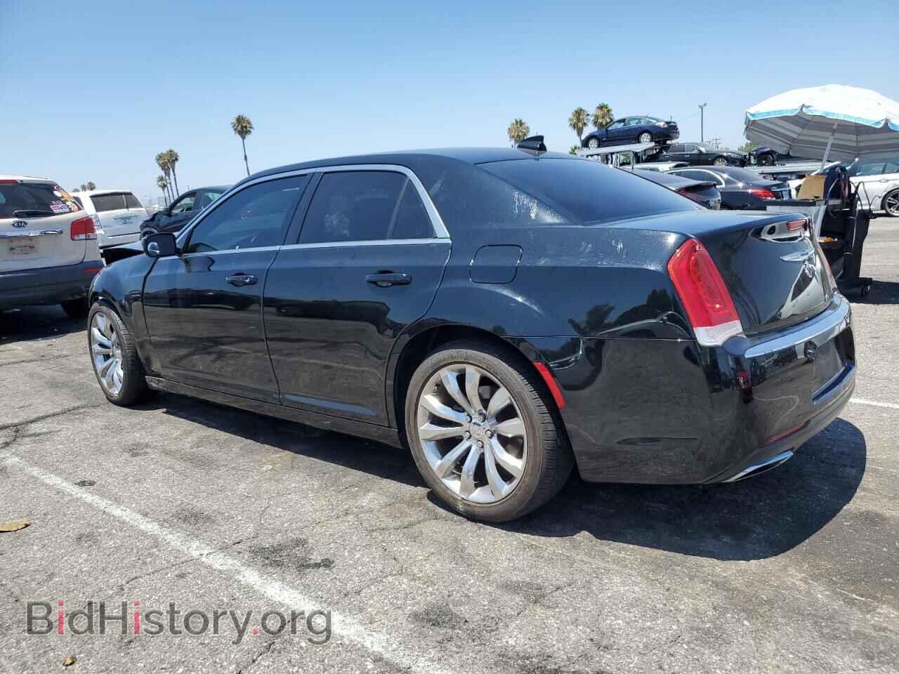 2016 CHRYSLER 300 - VIN: 2C3CCAAGXGH343785 - Фото 2