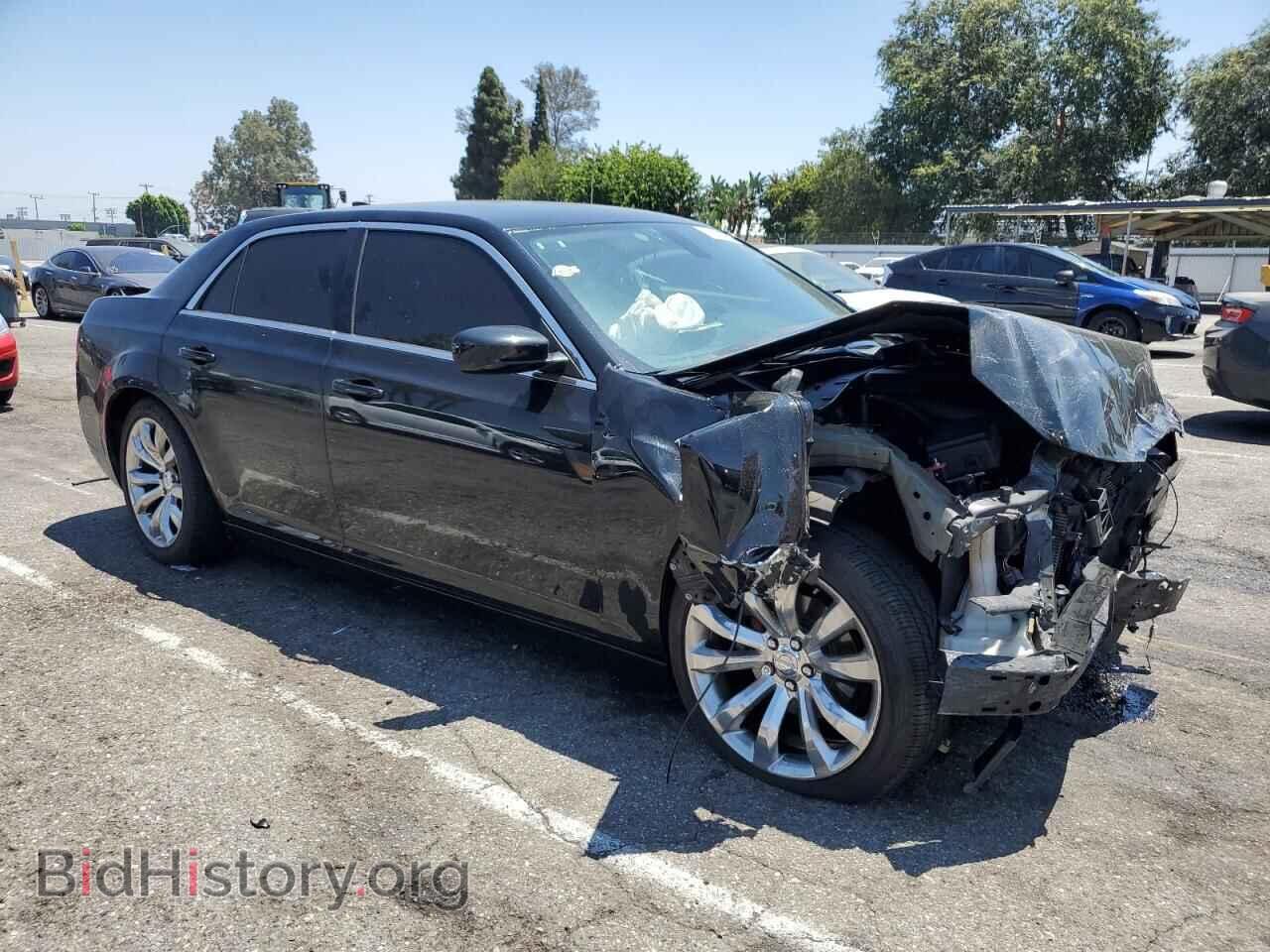 2016 CHRYSLER 300 - VIN: 2C3CCAAGXGH343785 - Фото 4