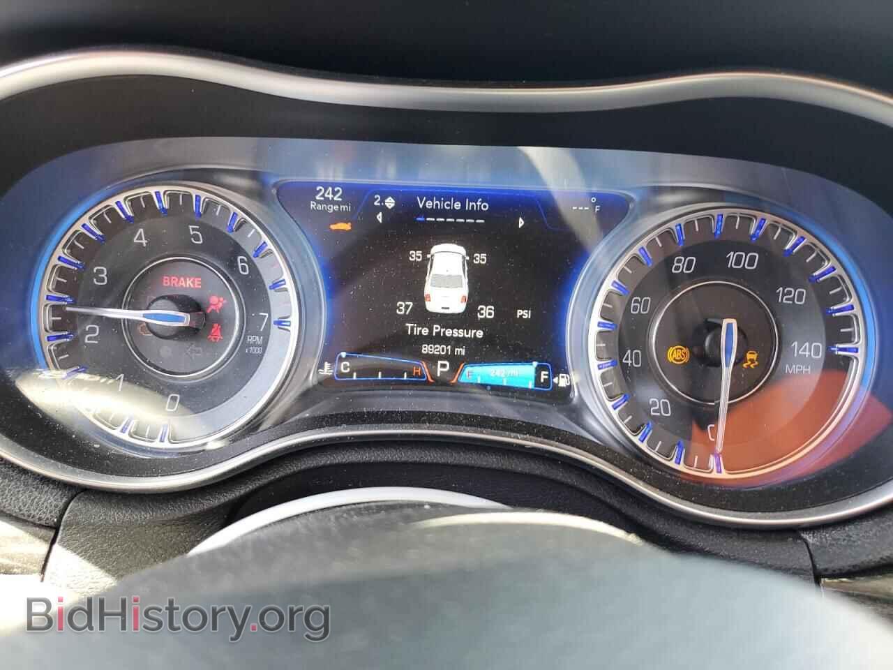 2016 CHRYSLER 300 - VIN: 2C3CCAAGXGH343785 - Фото 9