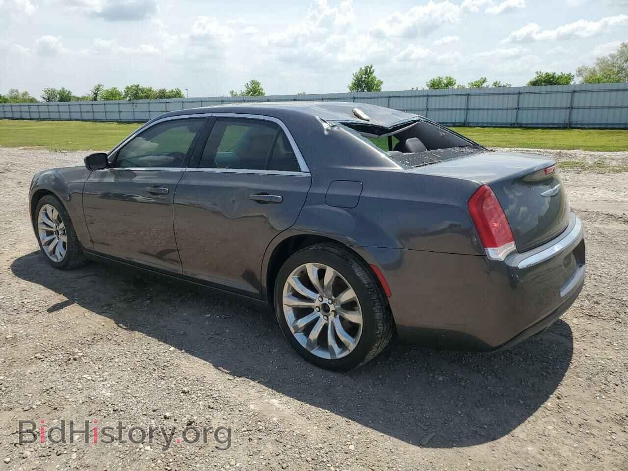 2017 CHRYSLER 300 - VIN: 2C3CCAAG6HH577214 - Фото 2