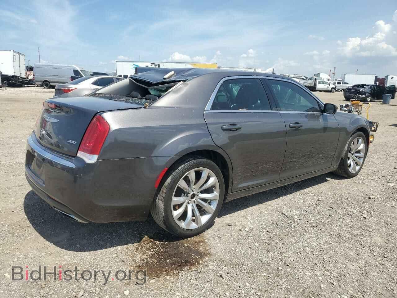 2017 CHRYSLER 300 - VIN: 2C3CCAAG6HH577214 - Фото 3