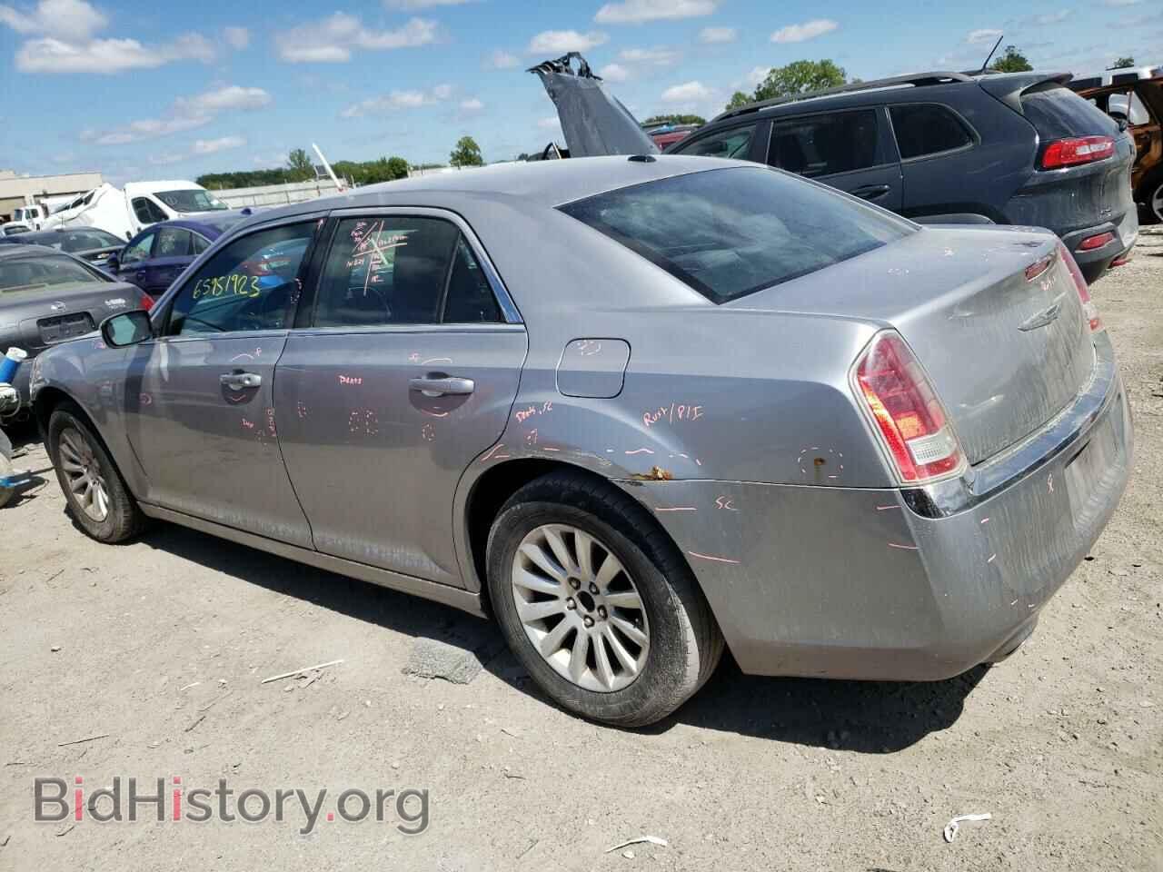 2011 CHRYSLER 300 - VIN: 2C3CA4CG4BH521977 - Фото 2