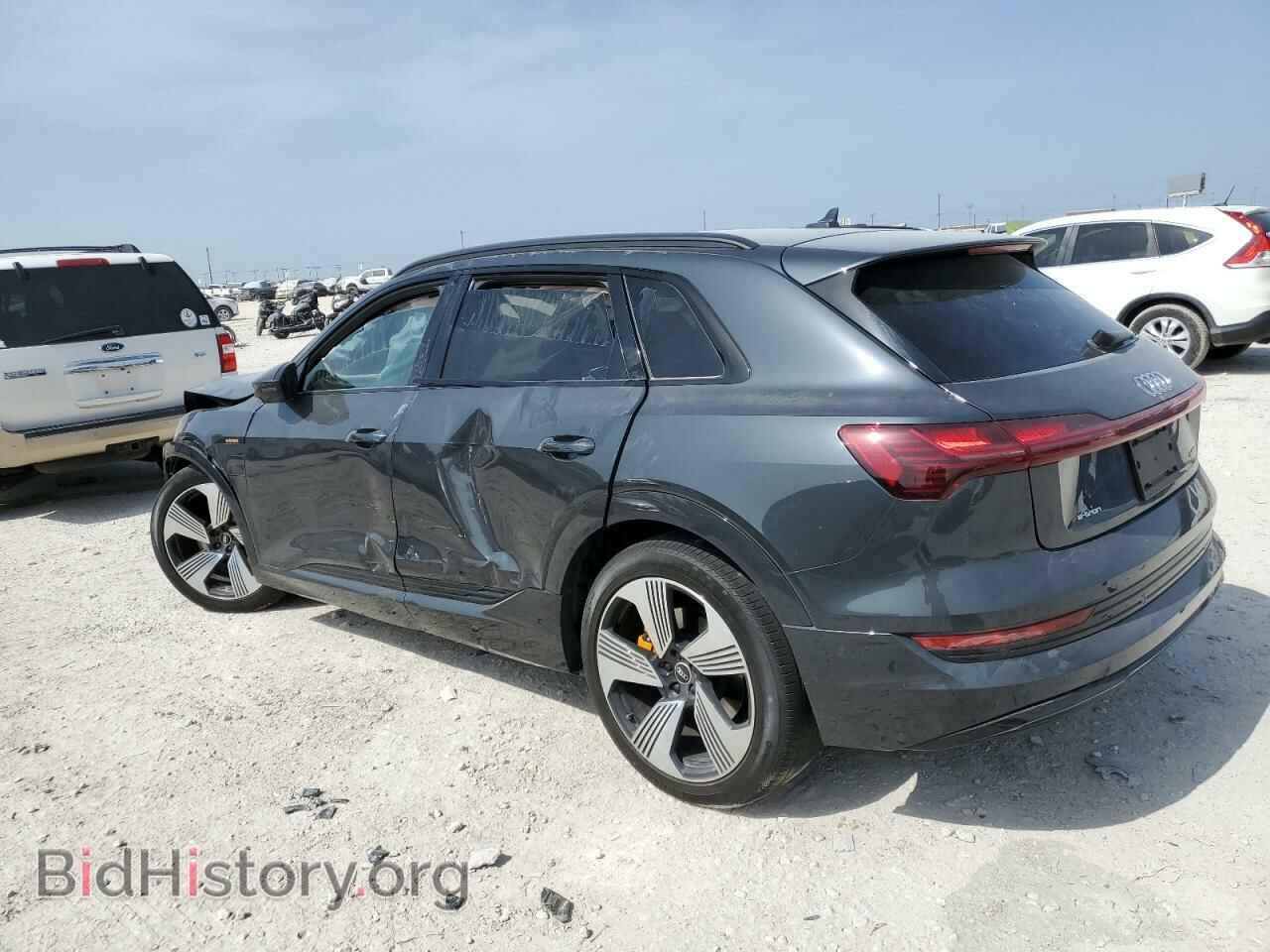 2022 AUDI E-TRON - VIN: WA1LAAGE6NB010328 - Фото 2