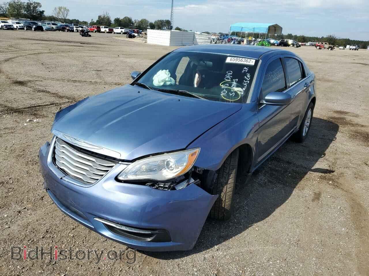 2011 CHRYSLER 200 - VIN: 1C3BC1FG8BN555539 - Фото 2