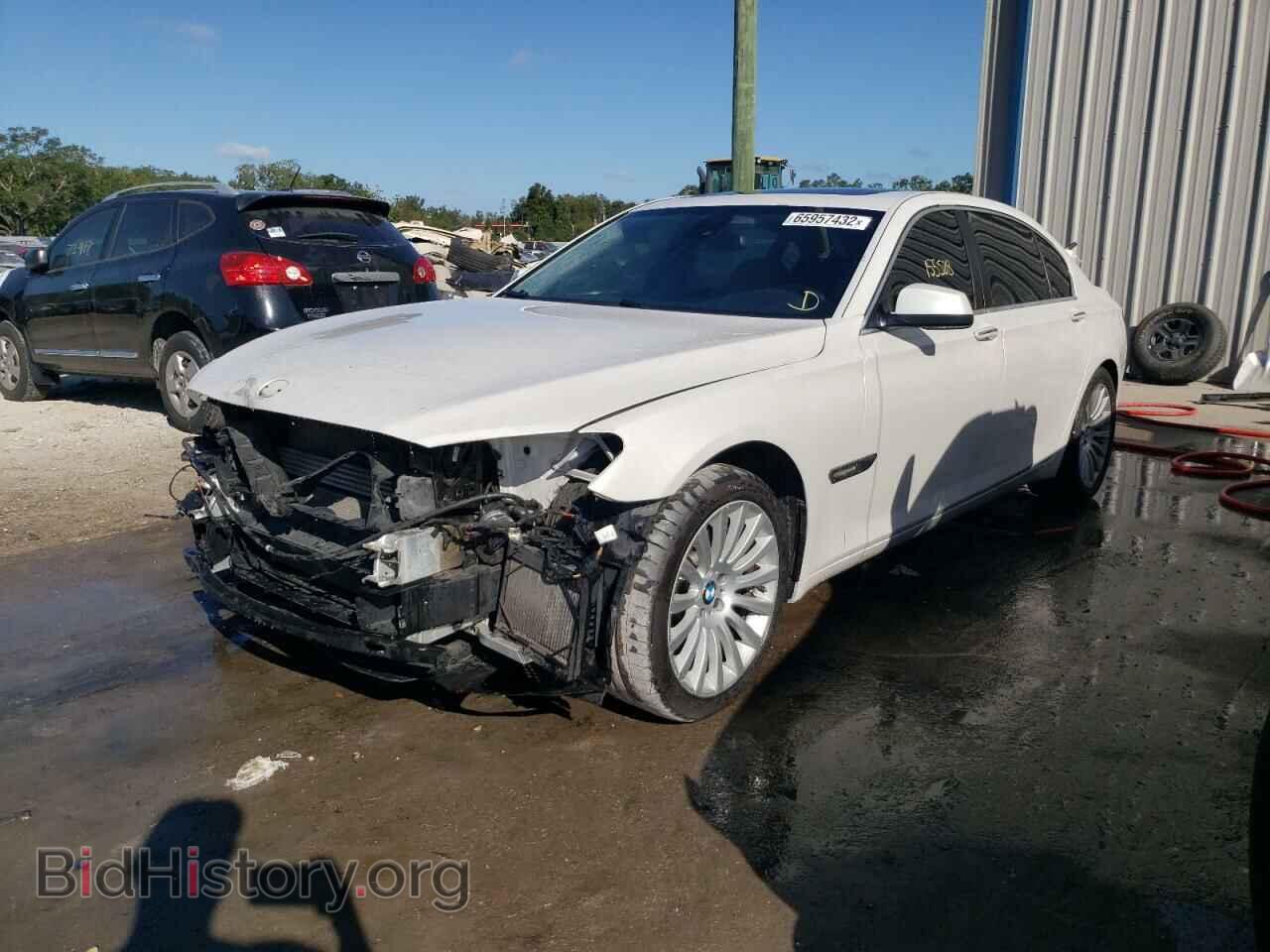 2012 BMW 7 SERIES - VIN: WBAKB8C57CDX20656 - Фото 2