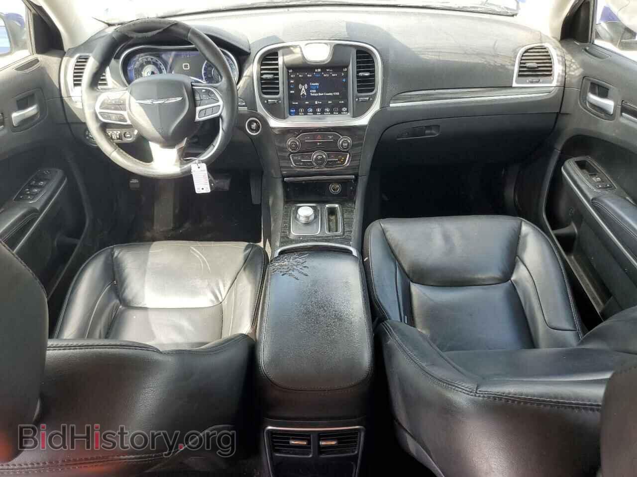 2019 CHRYSLER 300 - VIN: 2C3CCAAG5KH564834 - Фото 8