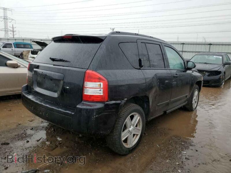2008 Jeep COMPASS (VIN 1J8FF47W98D621549) — фото 4 из 10