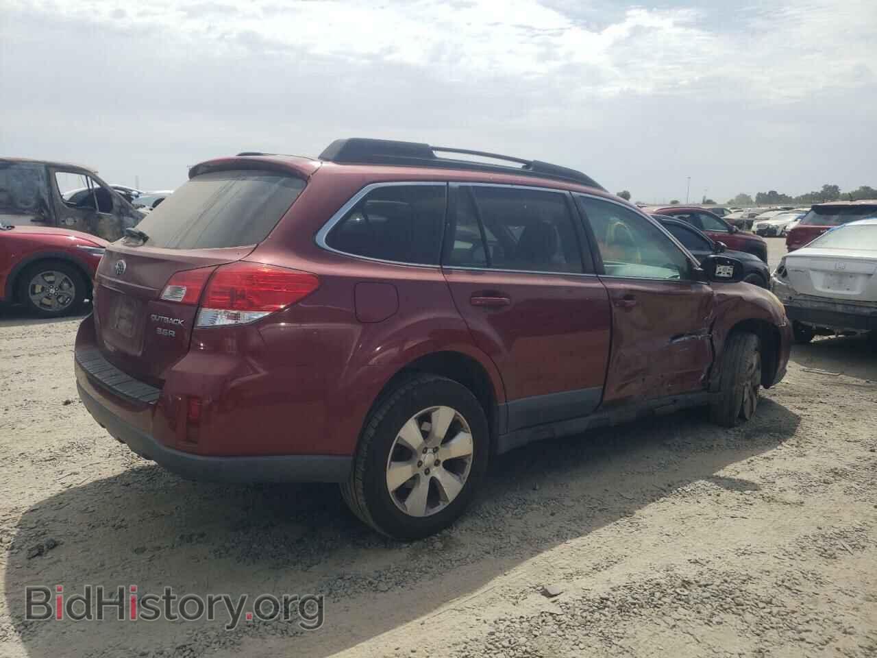 2011 SUBARU OUTBACK - VIN: 4S4BRDCC4B2403672 - Photo 3