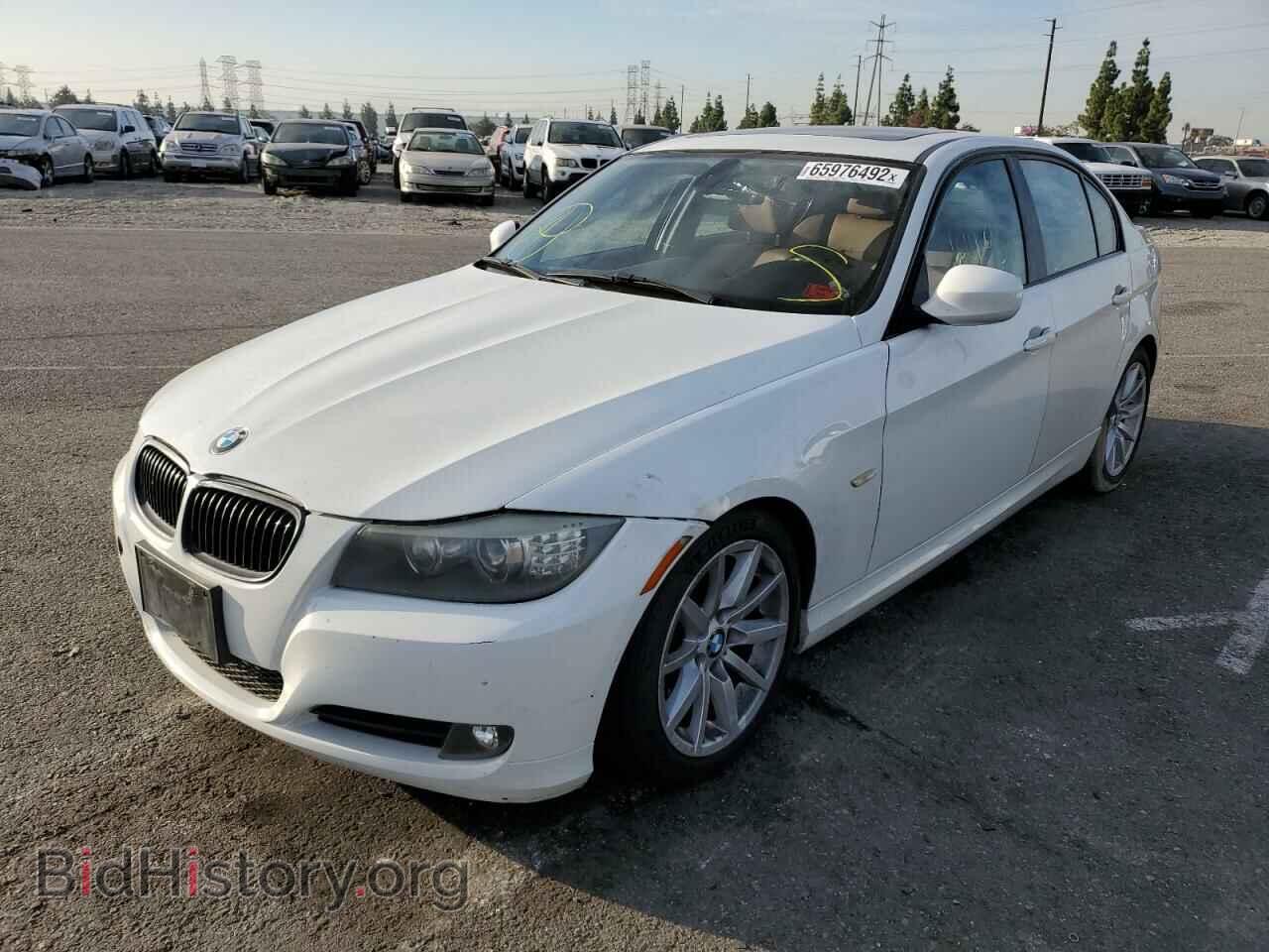 2011 BMW 3 SERIES - VIN: WBAPH5C55BA443945 - Фото 2