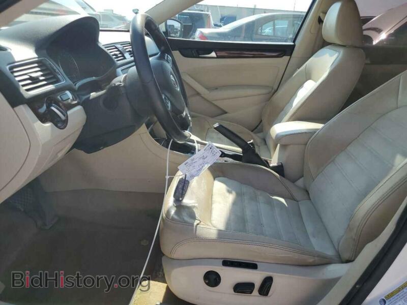 2013 Volkswagen PASSAT (VIN 1VWCH7A33DC030621) — photo 7 of 12
