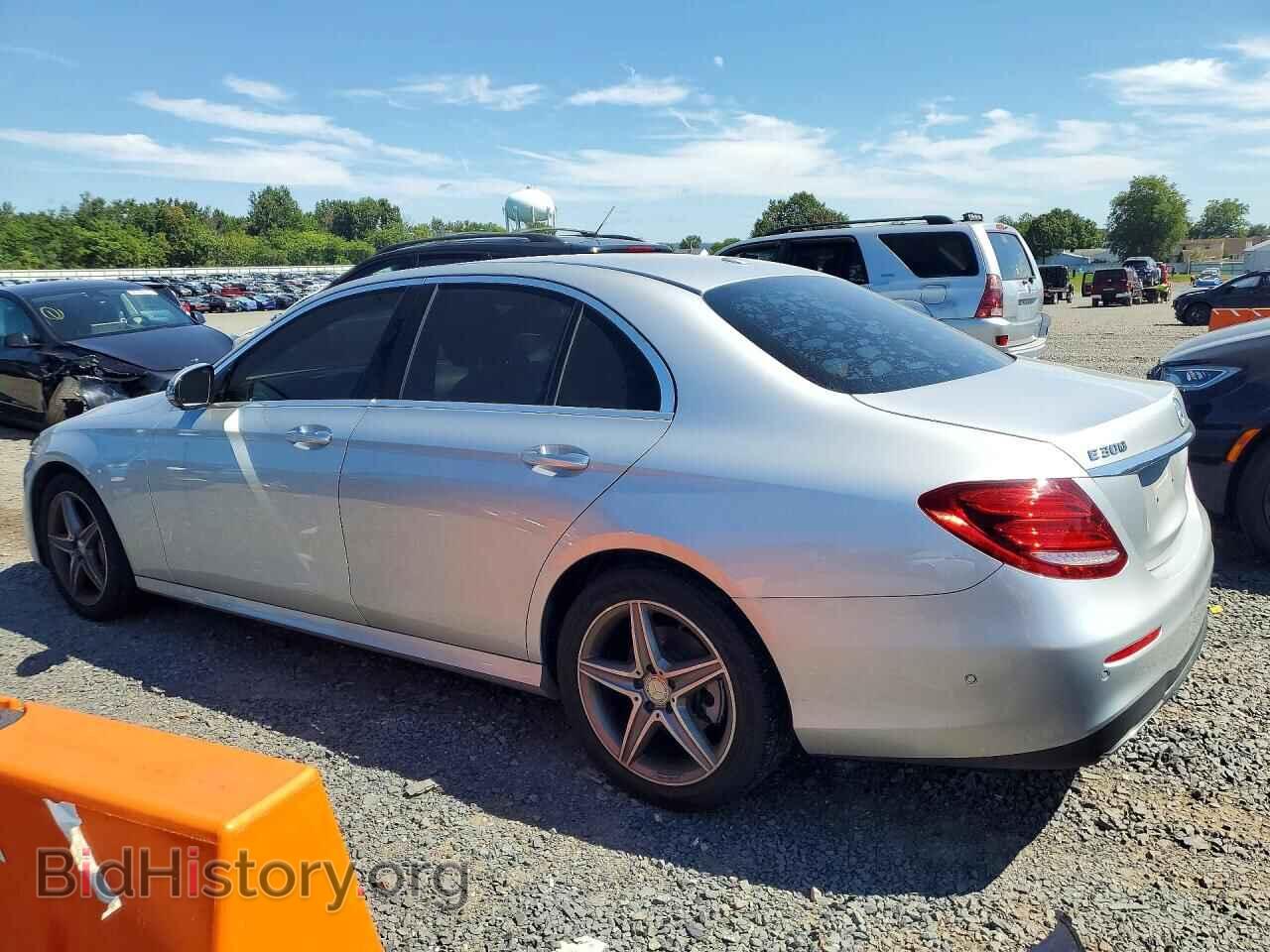 2017 MERCEDES-BENZ E-CLASS - VIN: WDDZF4KB5HA040131 - Фото 2