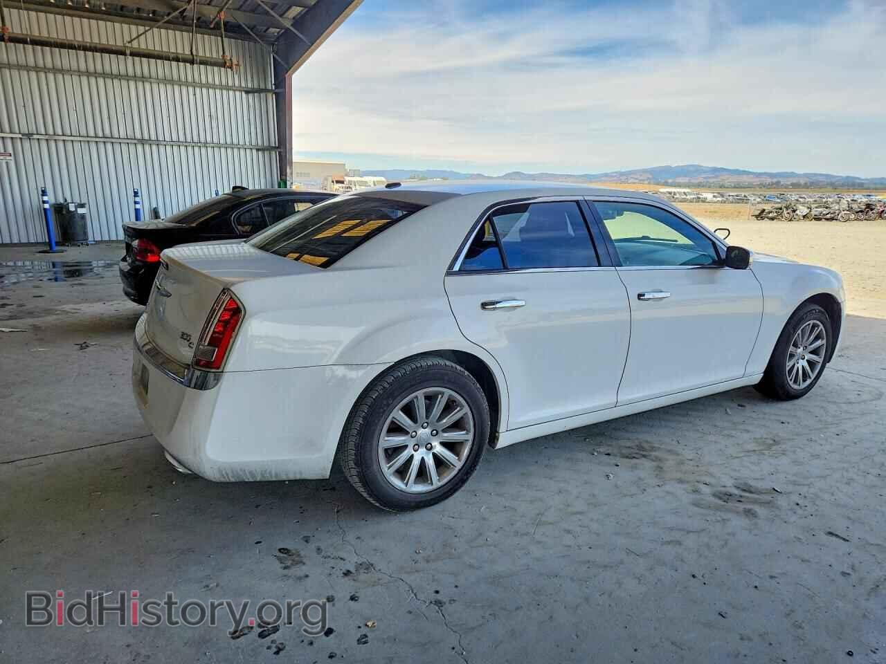 2011 CHRYSLER 300 - VIN: 2C3CA6CT6BH598827 - Photo 3