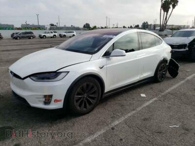 2017 Tesla MODEL X, белый — VIN 5YJXCBE25HF077777, Copart