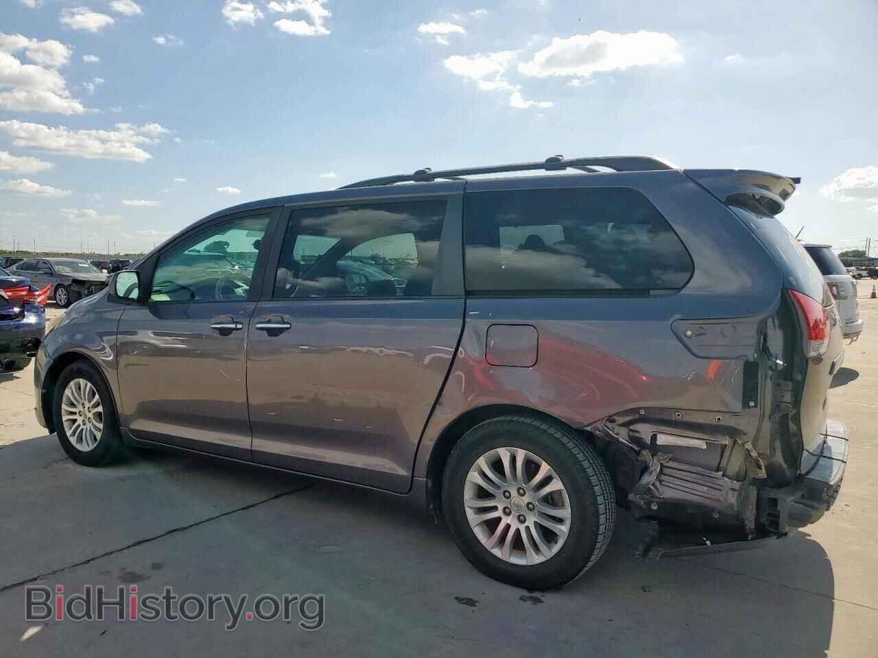 2011 TOYOTA All Models - VIN: 5TDYK3DCXBS039813 - Фото 2