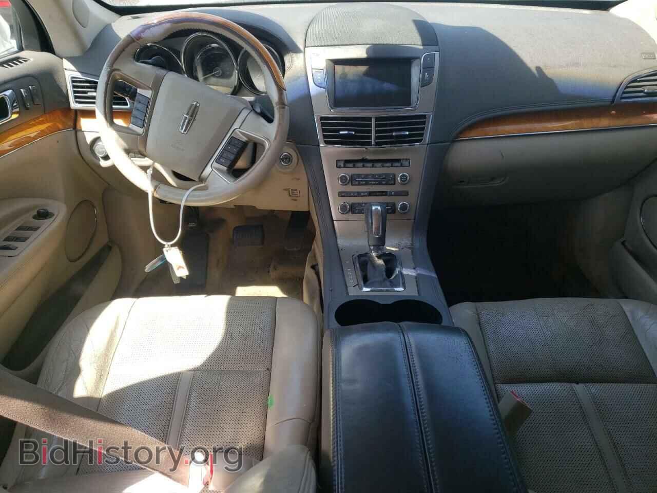 2010 LINCOLN MKT - VIN: 2LMHJ5FR7ABJ04701 - Photo 8
