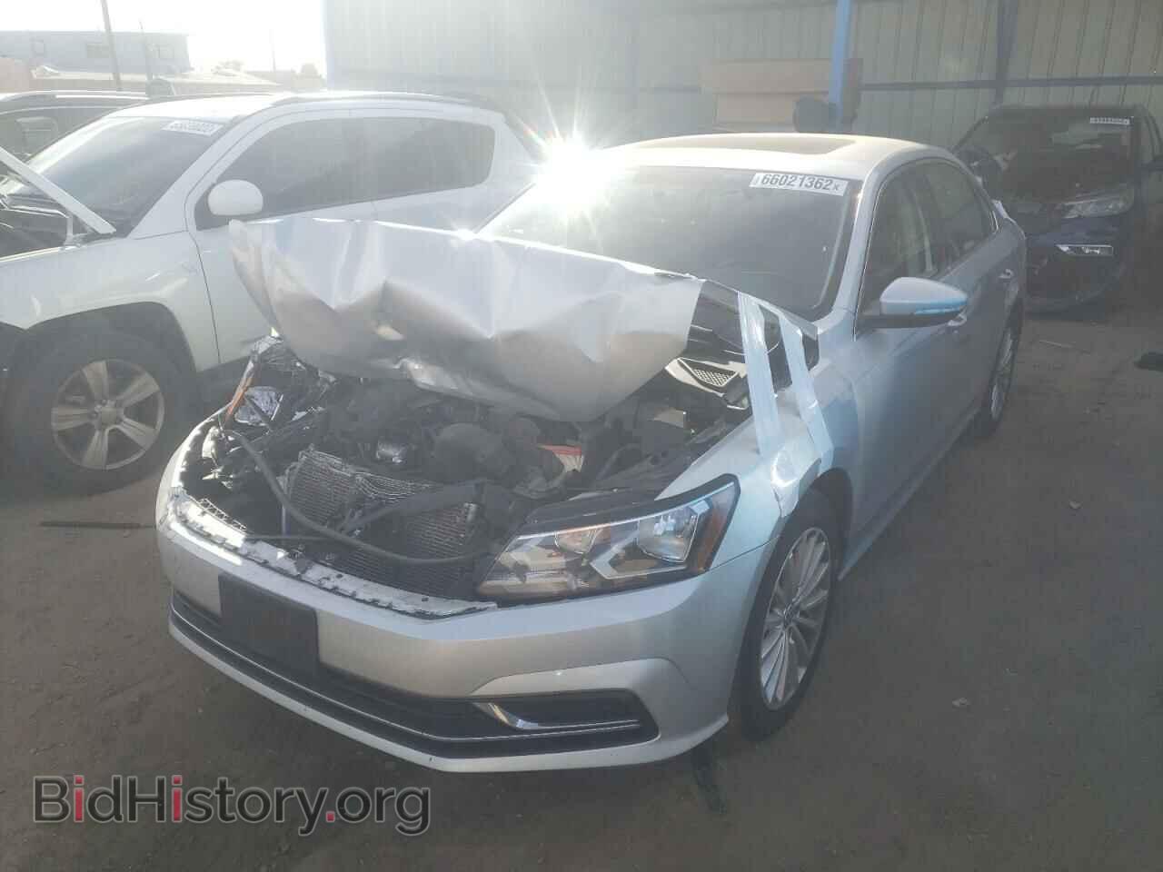 2017 VOLKSWAGEN PASSAT - VIN: 1VWBT7A36HC084821 - Фото 2
