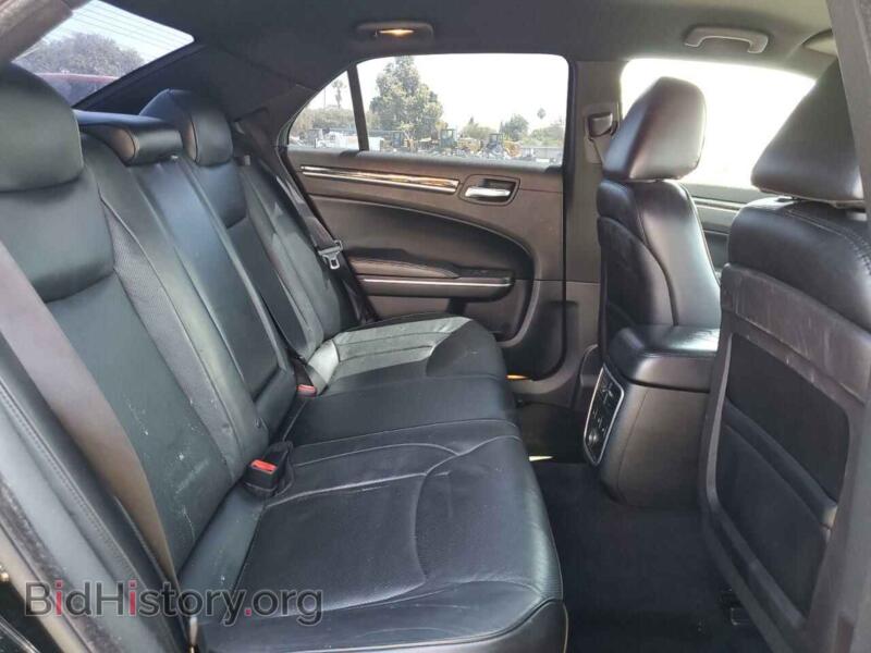 2013 Chrysler 300 (VIN 2C3CCAET3DH523726) — photo 10 of 12