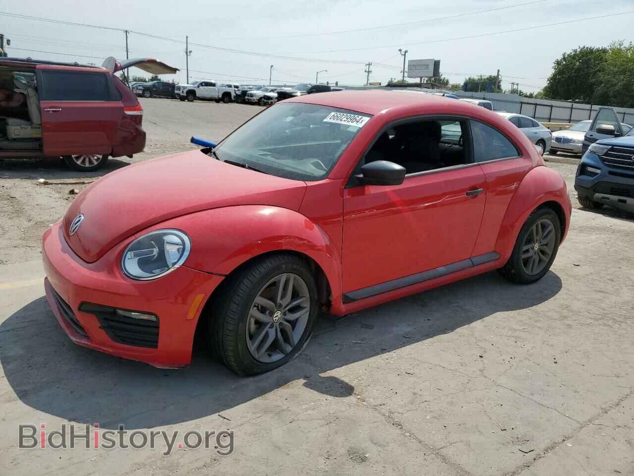 Photo 3VWF17AT5HM601905 - VOLKSWAGEN BEETLE 2017