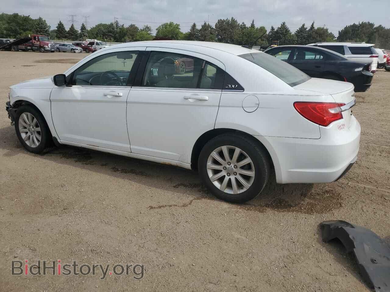 2011 CHRYSLER 200 - VIN: 1C3BC1FG3BN549664 - Фото 2
