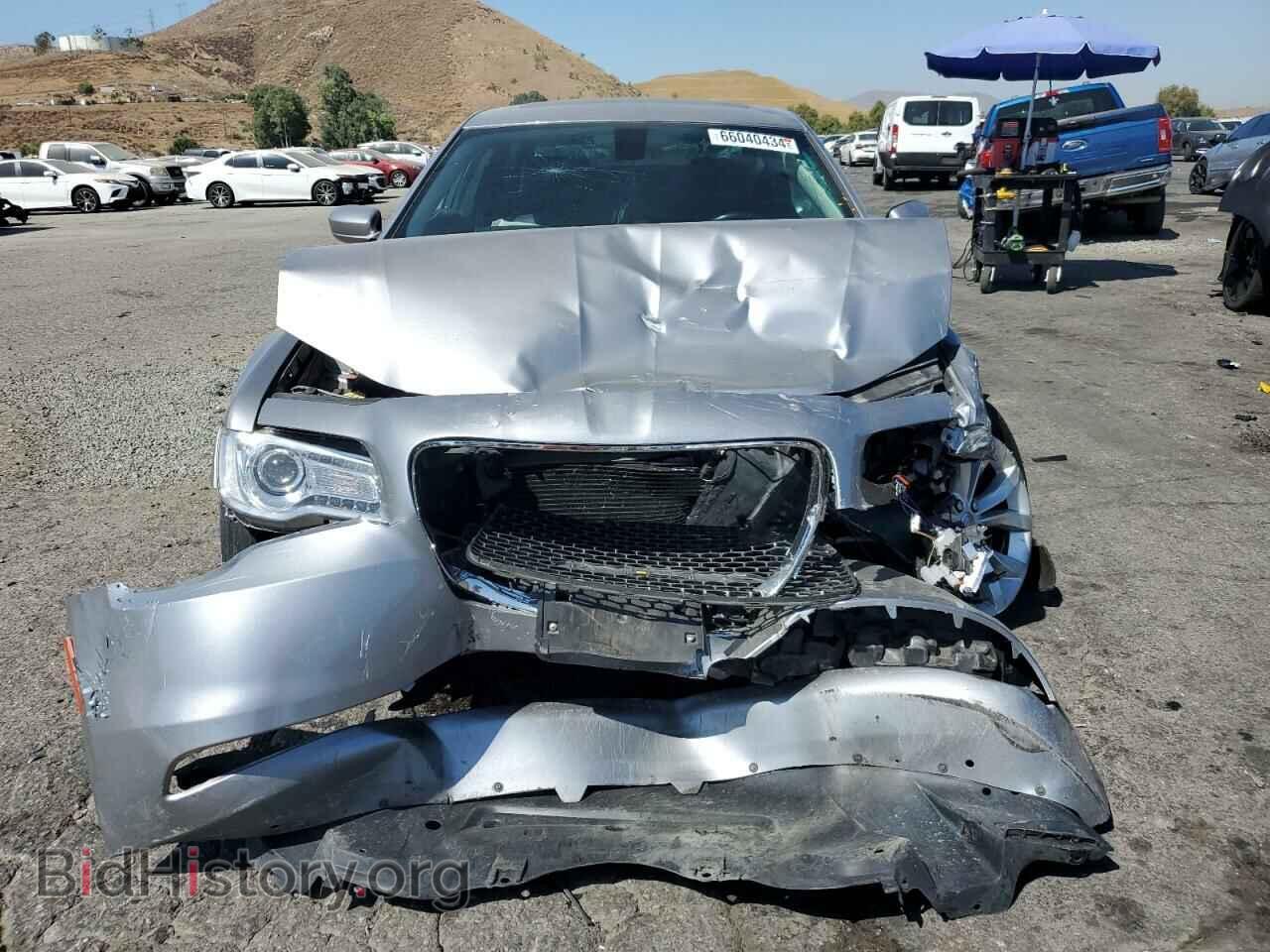 2016 CHRYSLER 300 - VIN: 2C3CCAAG0GH211859 - Фото 5