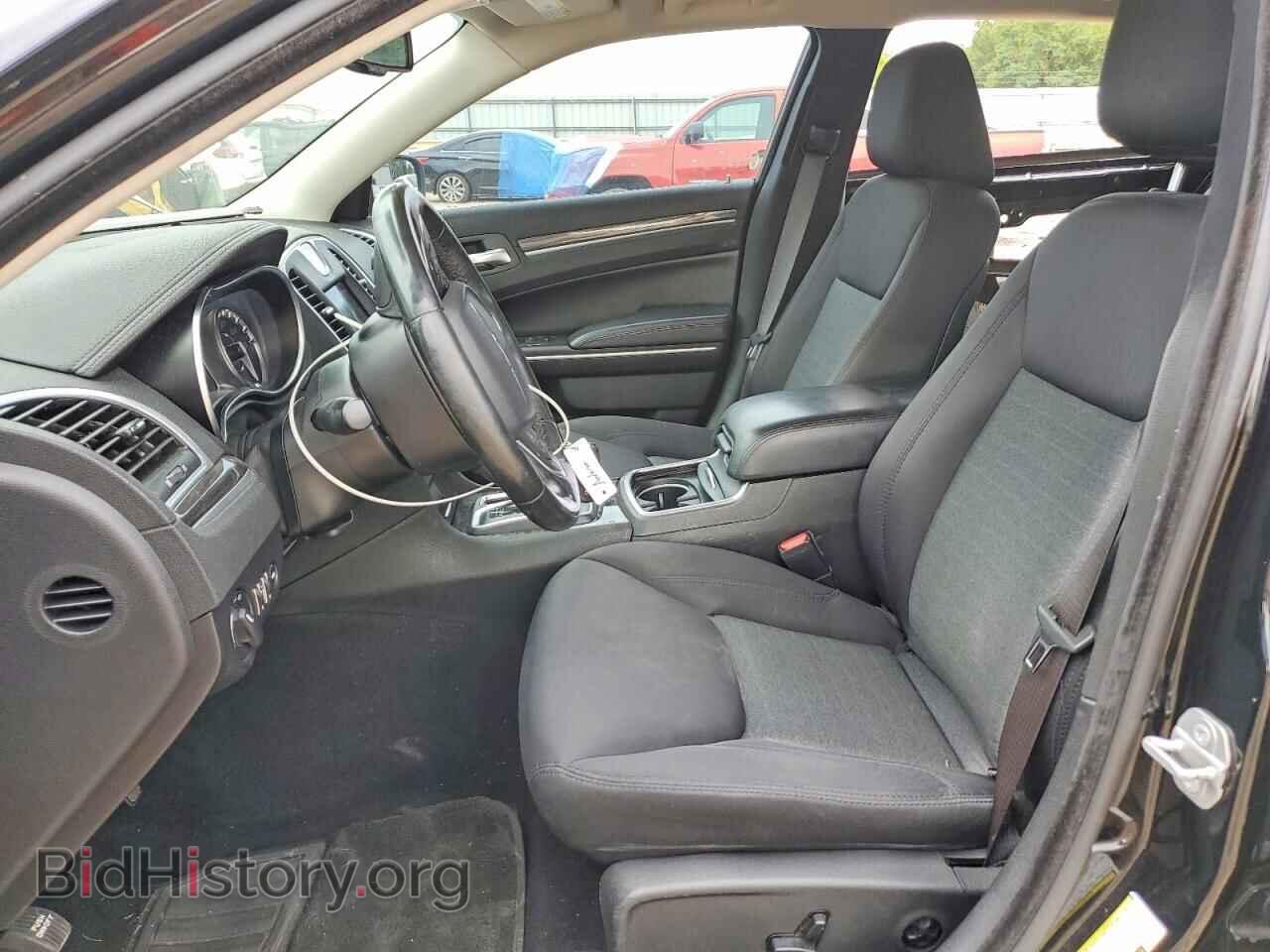 2019 CHRYSLER 300 - VIN: 2C3CCAAG6KH636897 - Photo 7
