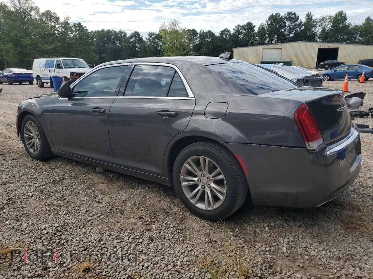 2017 CHRYSLER 300 - VIN: 2C3CCAAG2HH577520 - Фото 2