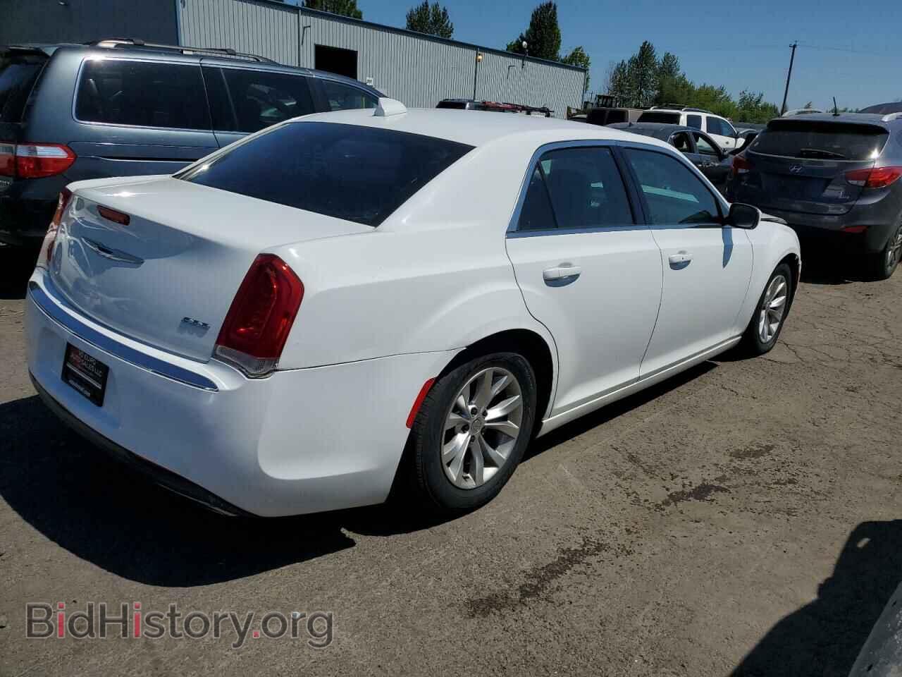 2015 CHRYSLER 300 - VIN: 2C3CCAAG8FH930792 - Фото 3