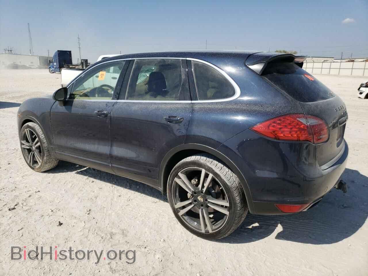 2011 PORSCHE CAYENNE - VIN: WP1AB2A20BLA47037 - Photo 2