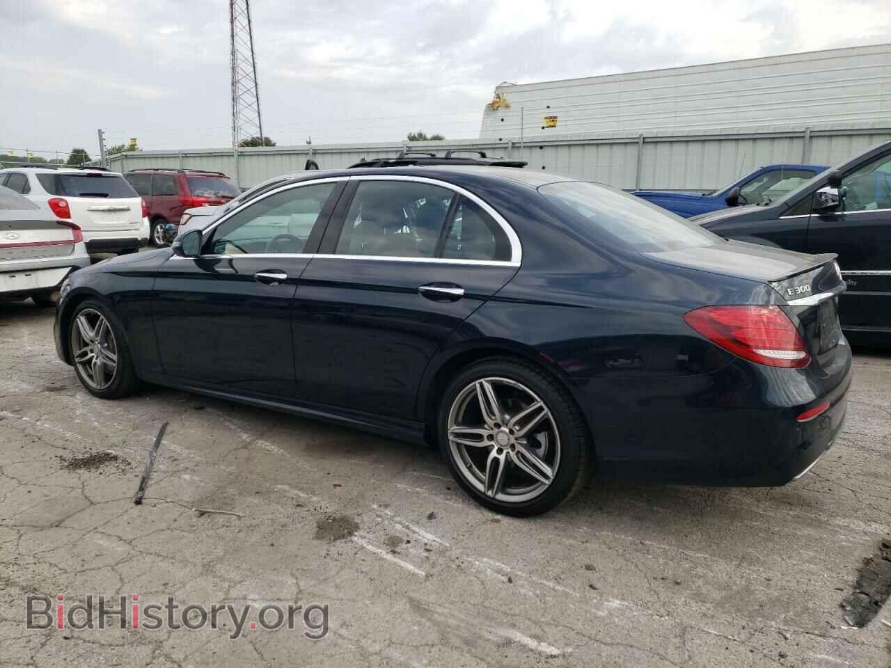 2017 MERCEDES-BENZ E-CLASS - VIN: WDDZF4KB4HA068485 - Фото 2