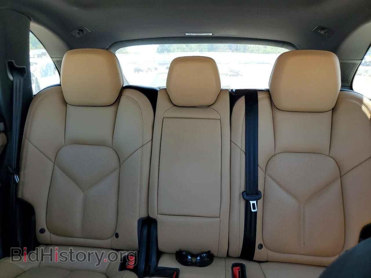 2017 PORSCHE CAYENNE - VIN: WP1AB2A24HLA52752 - Photo 10