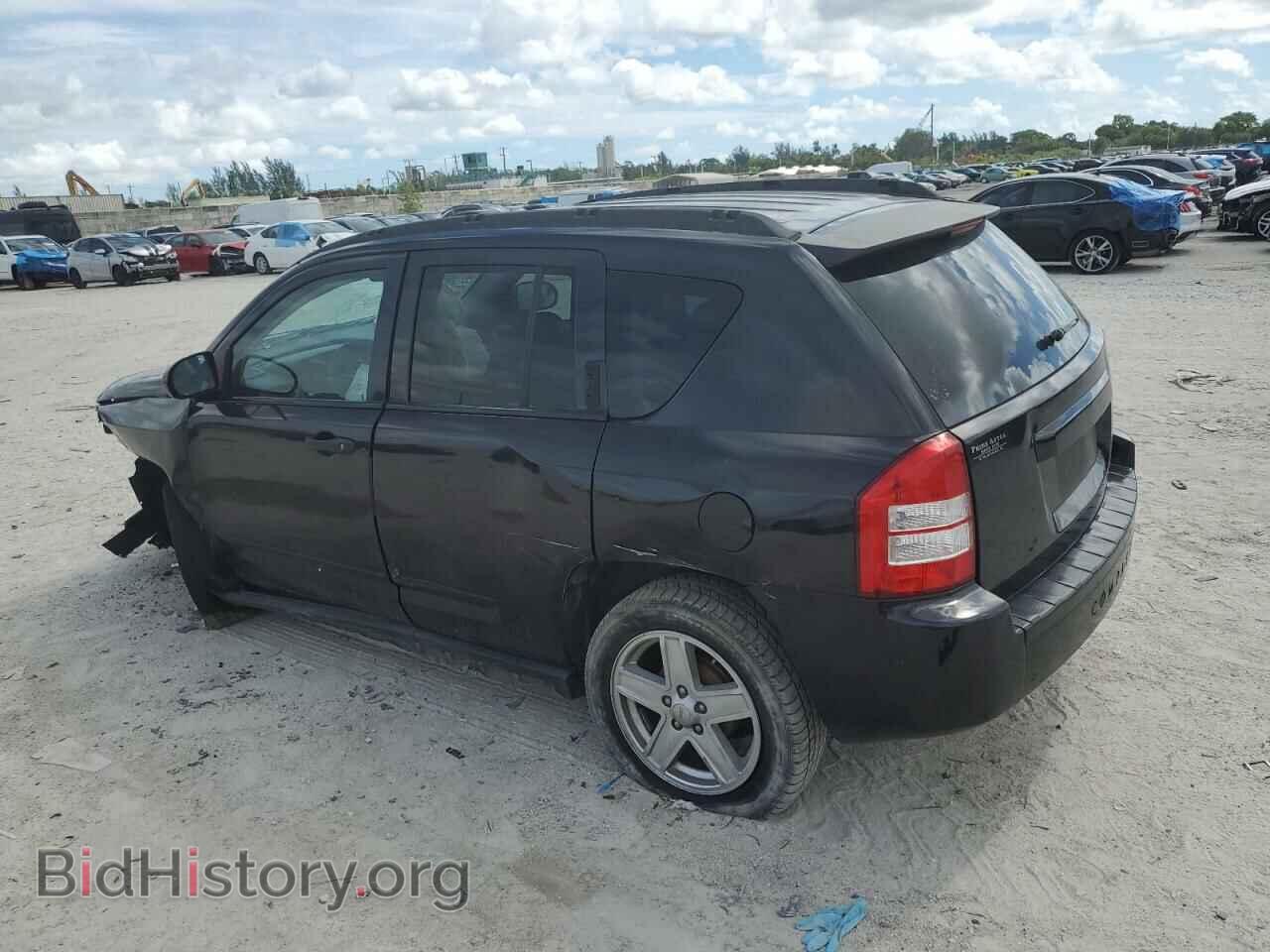 2008 JEEP COMPASS - VIN: 1J8FT47W18D644607 - Photo 2