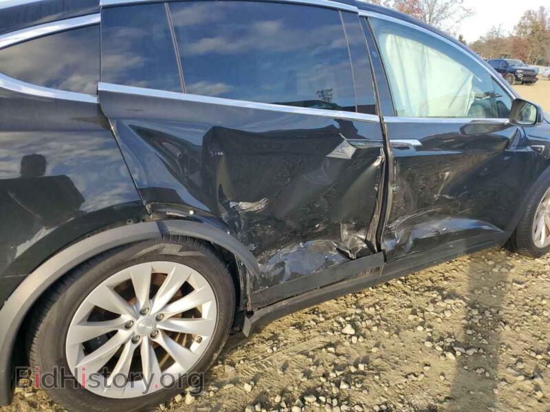 2017 Tesla MODEL X (VIN 5YJXCDE22HF055845) — фото 9 из 10
