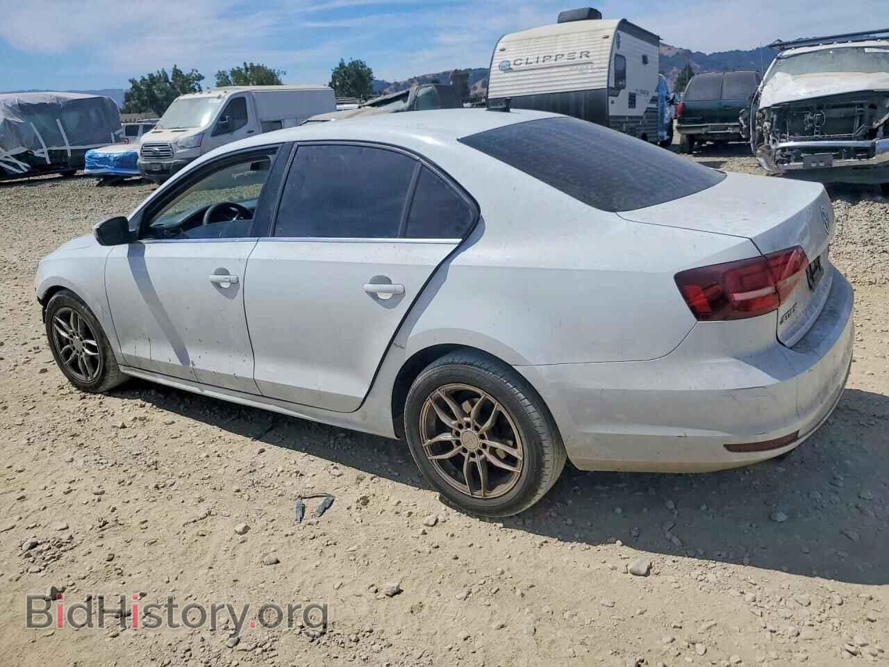 2017 VOLKSWAGEN JETTA - VIN: 3VWDB7AJ9HM376908 - Photo 2