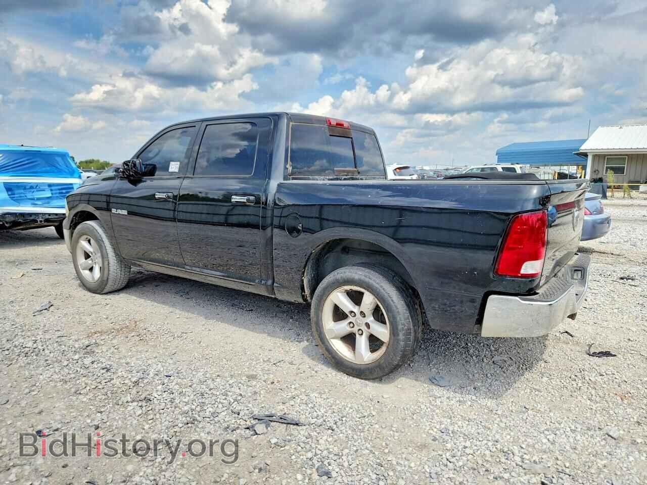 2010 DODGE RAM 1500 - VIN: 1D7RB1CP1AS247782 - Фото 2