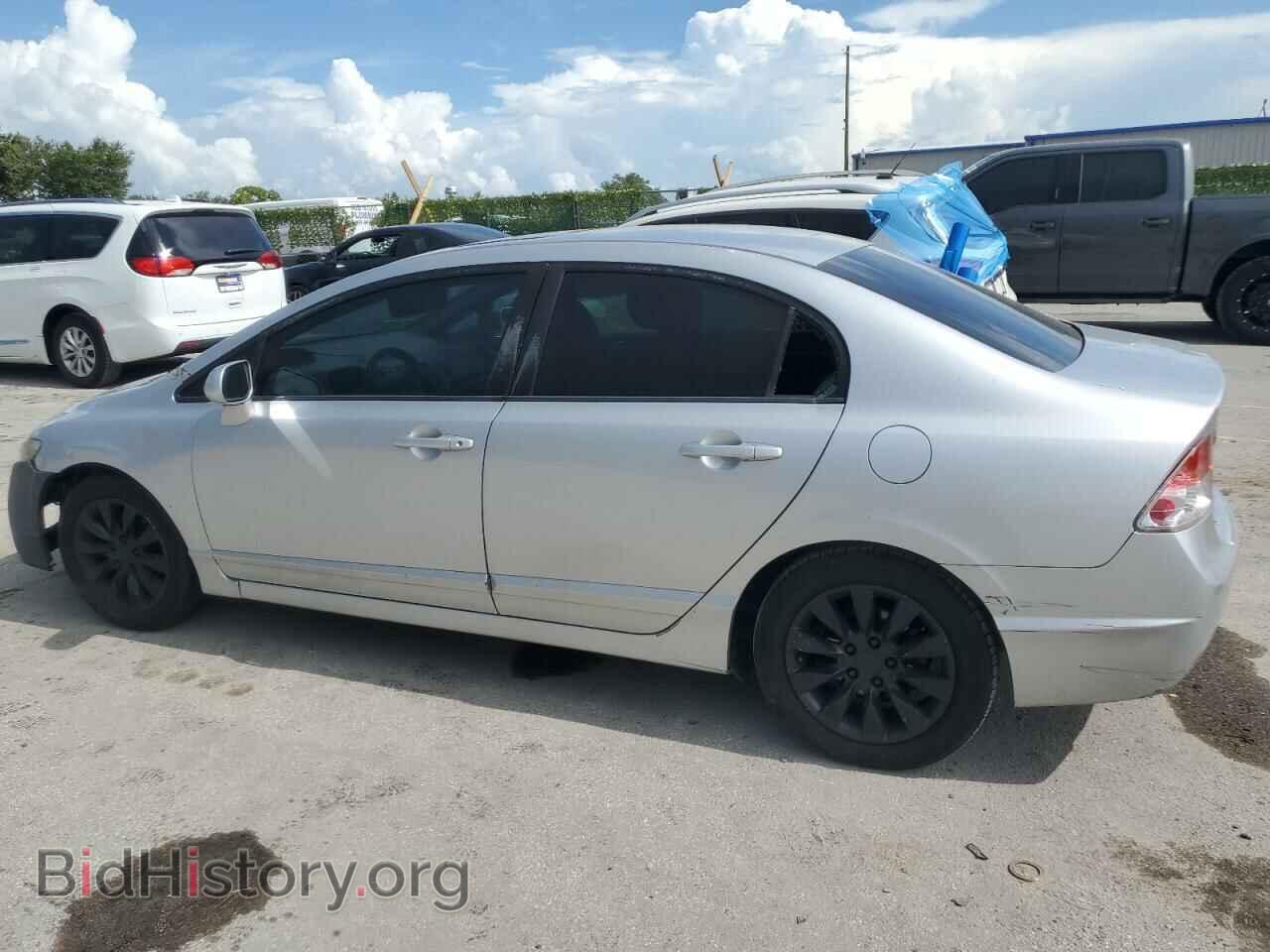 2011 HONDA CIVIC - VIN: 2HGFA1F82BH543599 - Фото 2