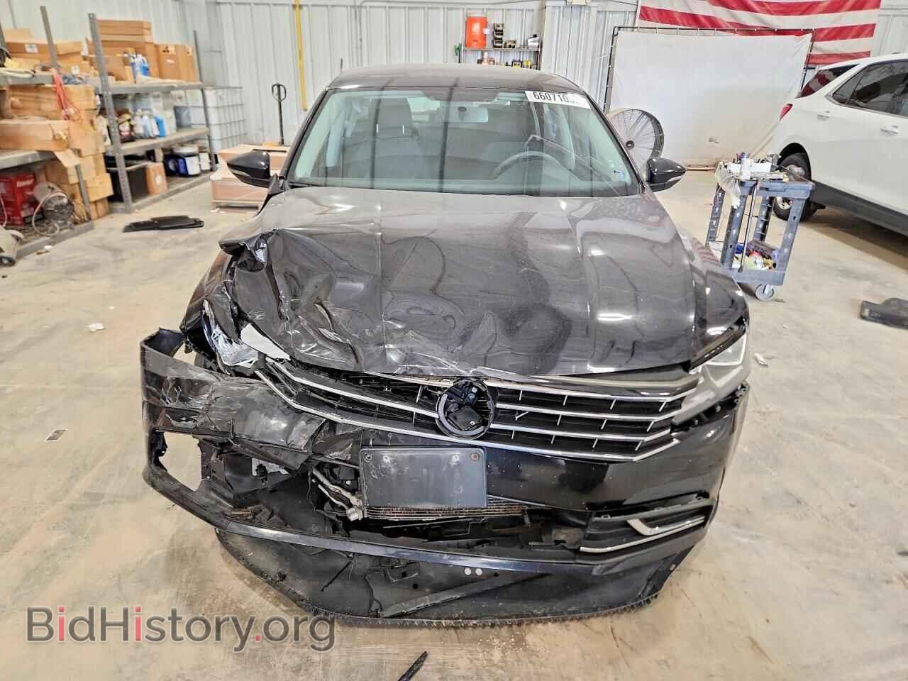 2017 VOLKSWAGEN PASSAT - VIN: 1VWAT7A38HC045238 - Photo 5