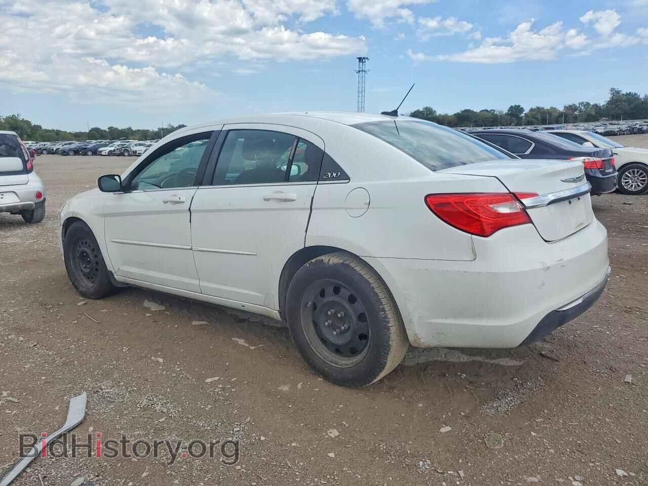 2012 CHRYSLER 200 - VIN: 1C3CCBAB4CN157963 - Фото 2